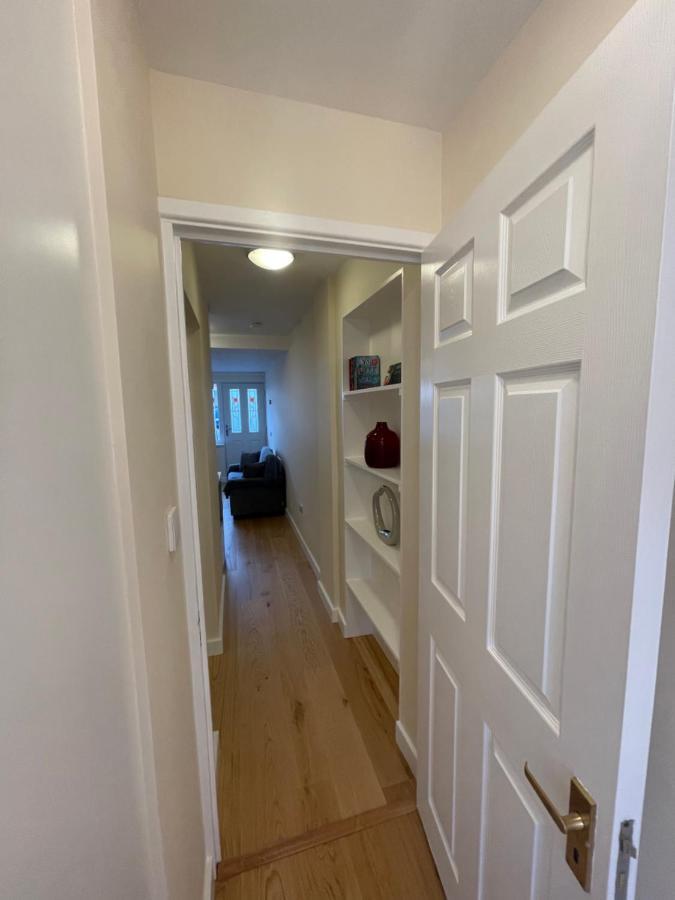 Apartment Sela House - Luton Airport *