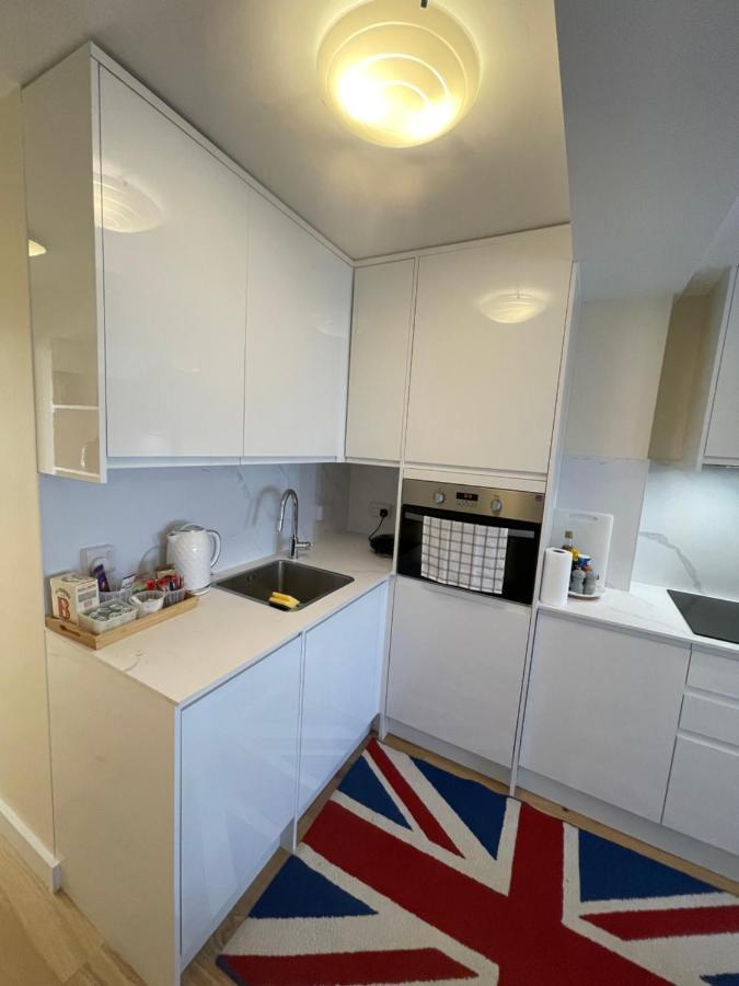 Sela House - Luton Airport