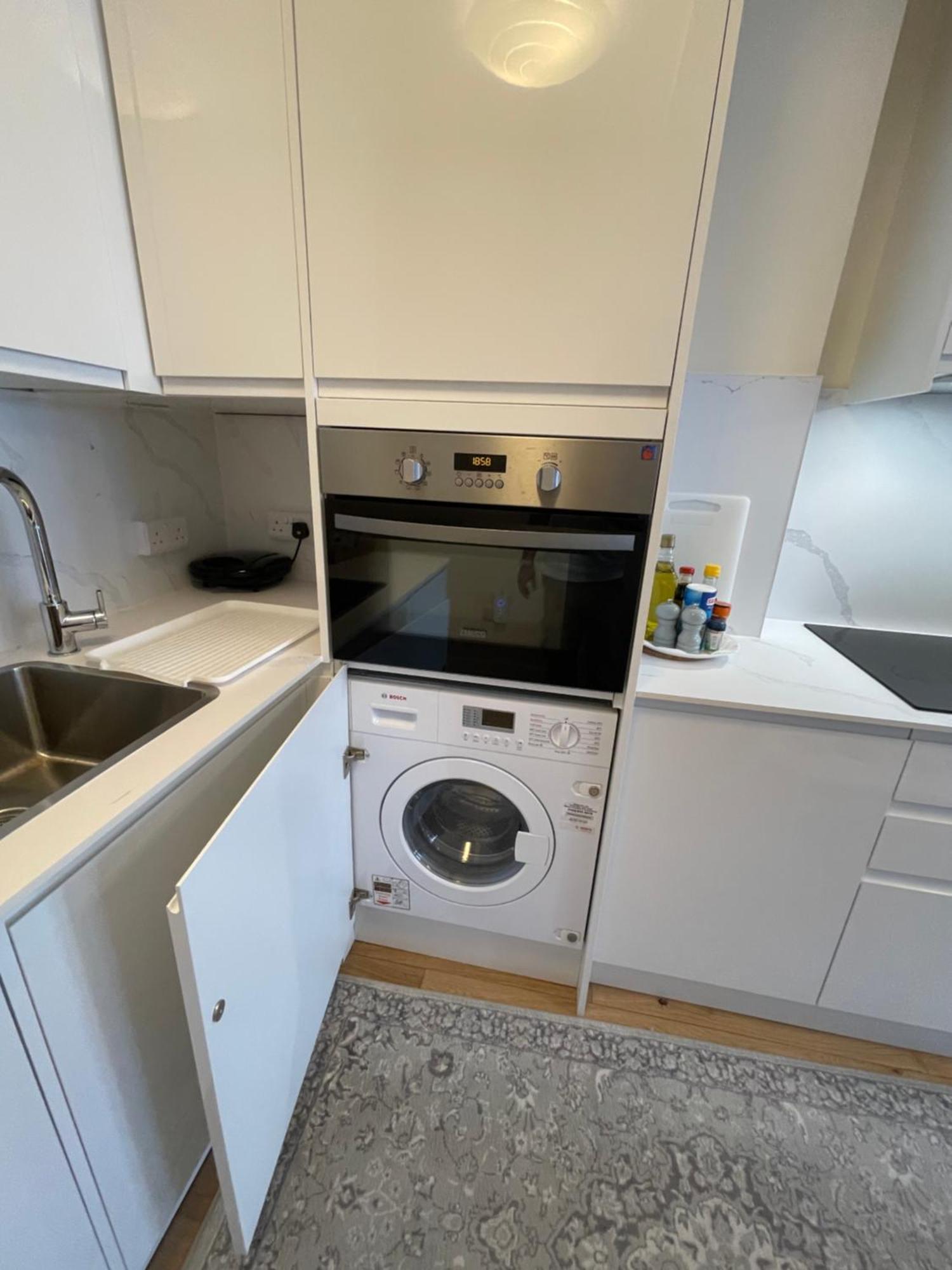 Sela House - Luton Airport *